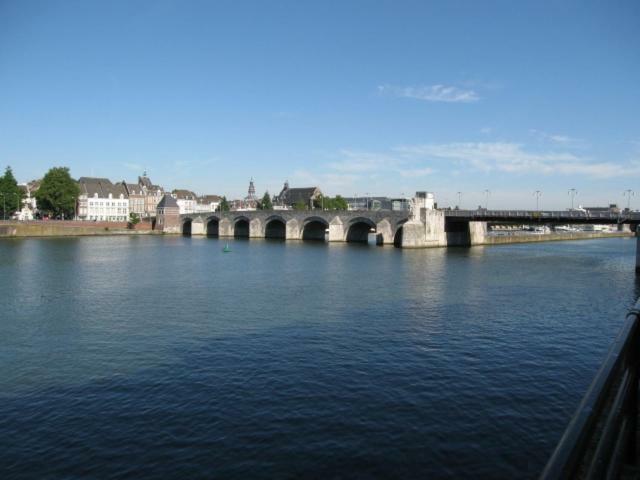 Most Beautiful View City Apartment Maastricht Exterior foto